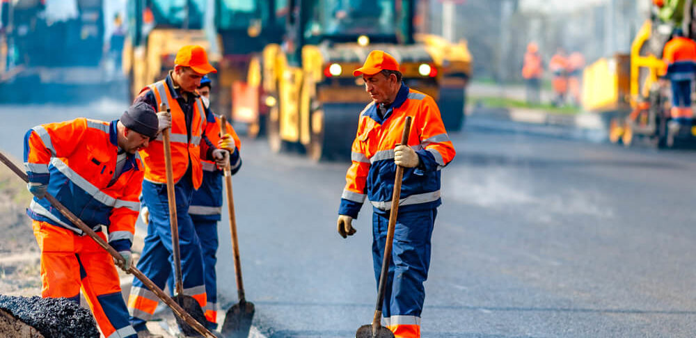 laying-asphalt.