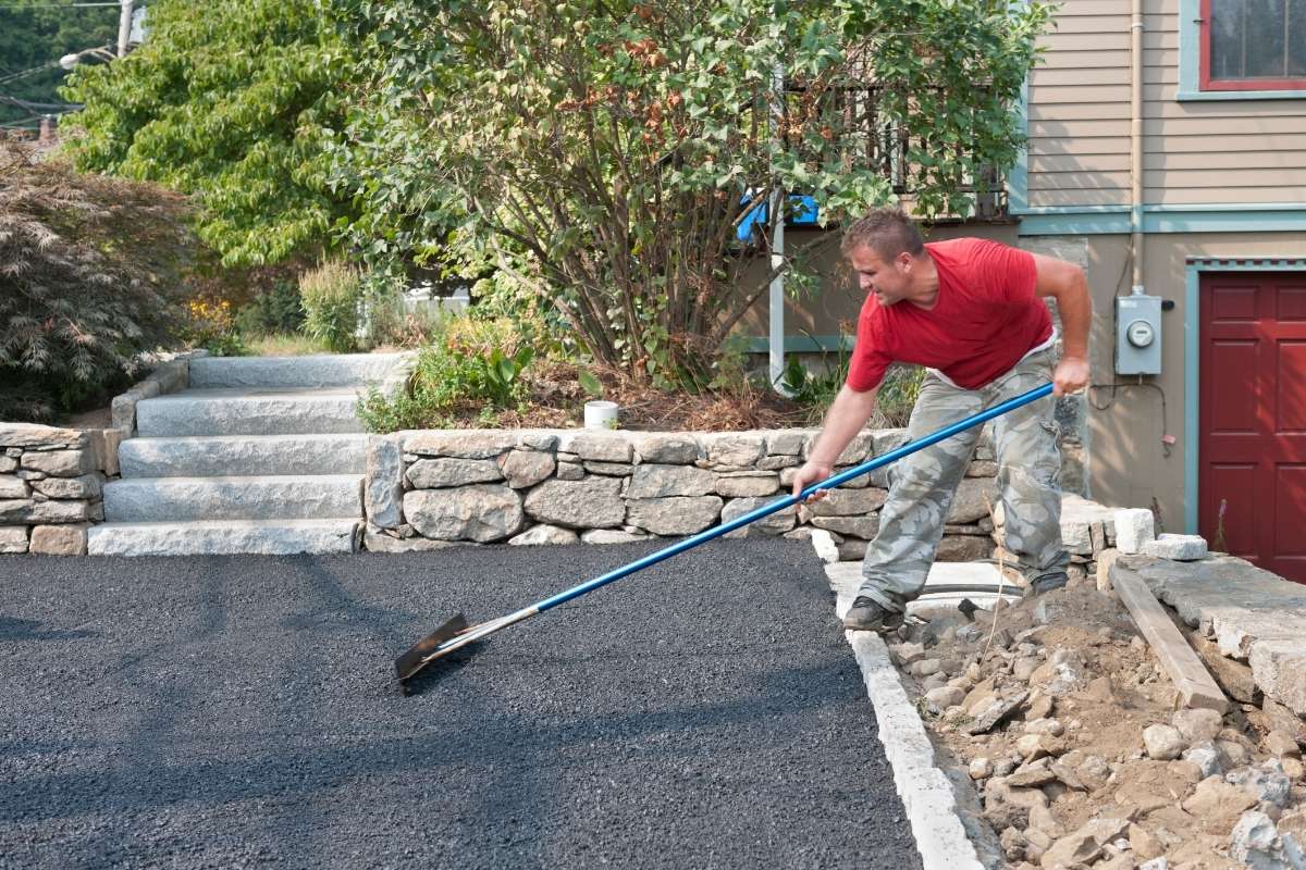 How to Maintain Your Asphalt Driveway Like a Pro