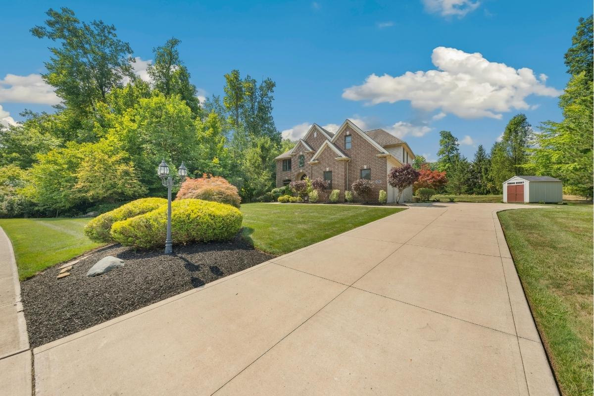 What to Look for in Local Paving Companies Before Booking the Job