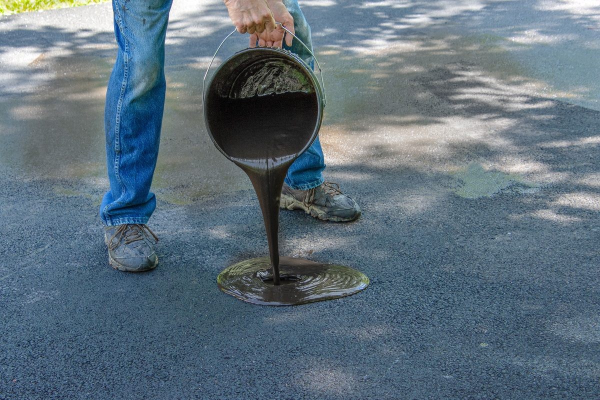 Seal Coat Material Comparison: What Asphalt Paving Pros Weigh In