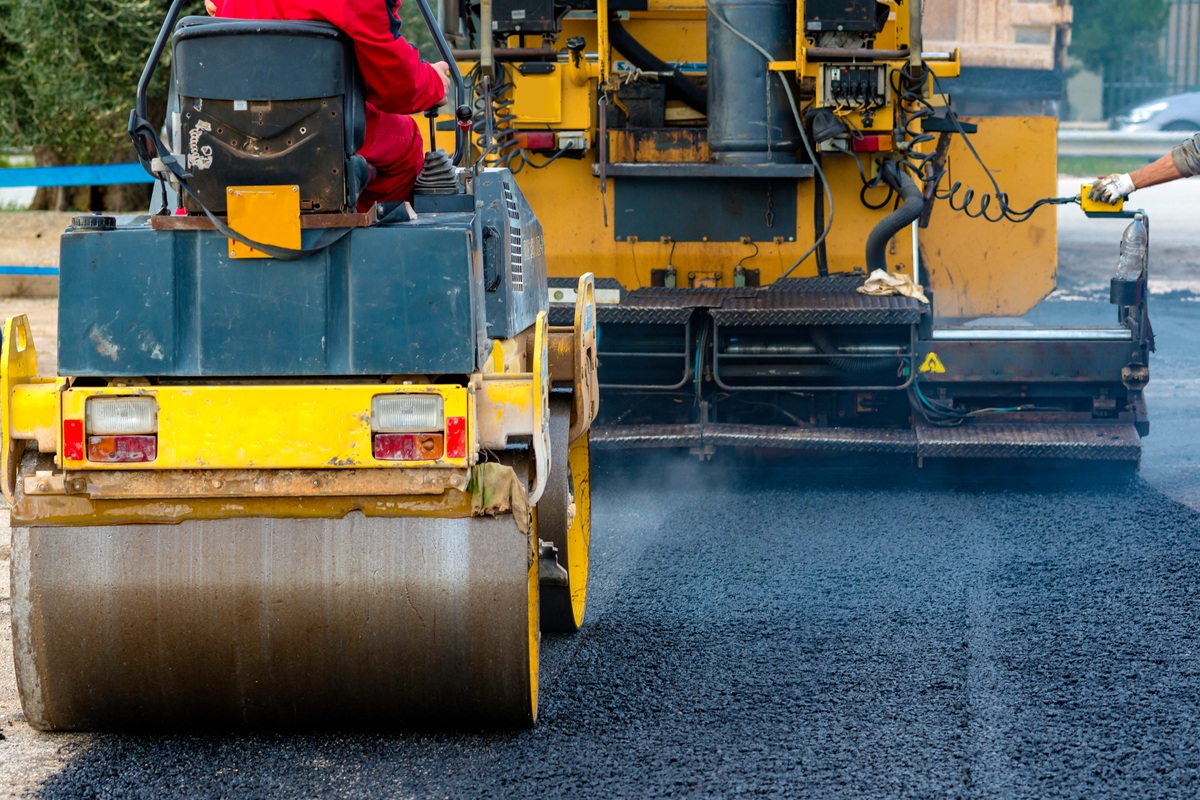 What Does a New Asphalt Driveway Look Like After Installation?