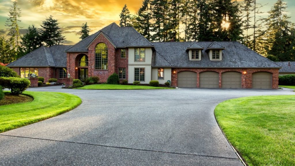 Should You DIY an Asphalt Driveway or Hire a Local Pro?