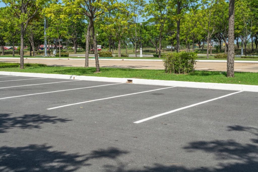 Asphalt Parking Lot Cost Factors Business Owners Should Know