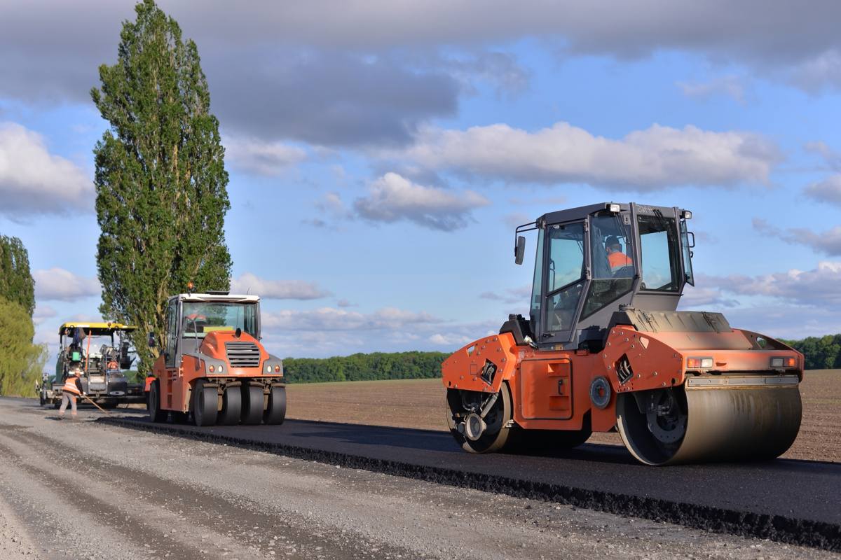 Asphalt vs. Blacktop: What Contractors Don’t Explain
